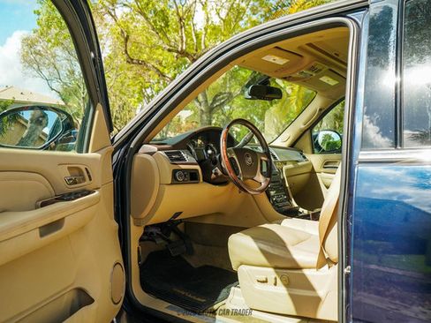 Used 2009 Cadillac Escalade AWD image 23