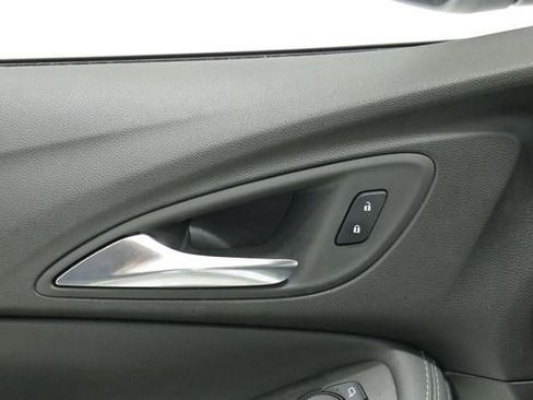 Used 2024 Buick Encore GX Preferred FWD image 31