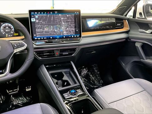 New 2026 Volkswagen Tiguan SEL R-Line image 9