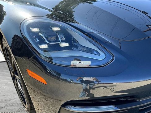 Used 2018 Porsche Panamera 4 AWD/4WD image 32