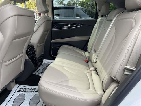 Certified 2021 Lincoln Nautilus Reserve image 14