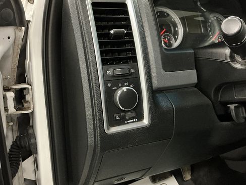 Used 2015 RAM 2500 SLT AWD/4WD image 11