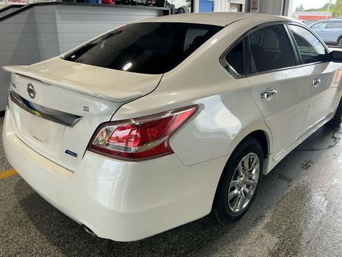 Used 2013 Nissan Altima 2.5 S FWD image 3
