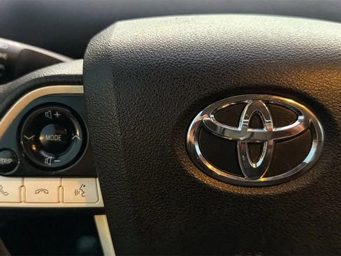 Used 2018 Toyota Prius Two image 35