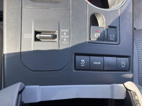 Used 2022 Toyota Highlander LE image 14