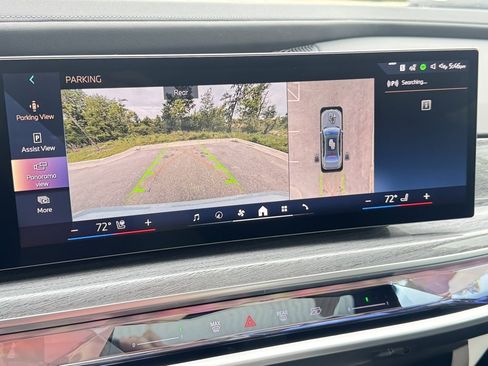 Used 2025 BMW 760i xDrive image 8