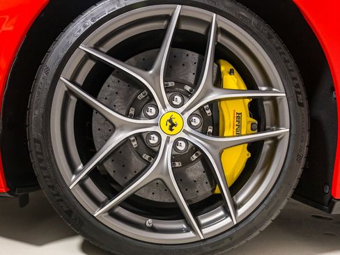 Used 2017 Ferrari F12 Berlinetta image 15