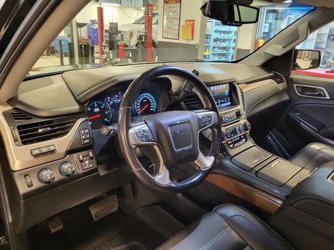 Used 2019 GMC Yukon Denali w/ Denali Ultimate Package image 14