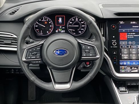 Used 2025 Subaru Outback Limited image 9