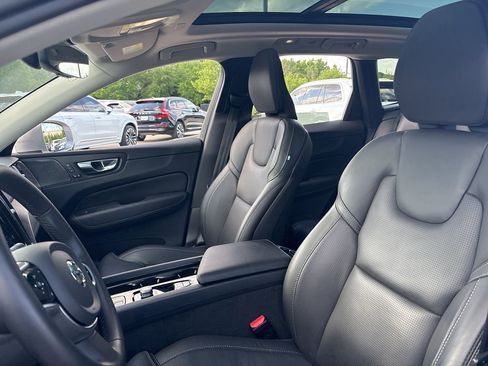 Used 2023 Volvo XC60 B5 Ultimate w/ Protection Package Premier image 18