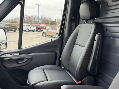 Used 2020 Mercedes-Benz Sprinter 3500 image 23
