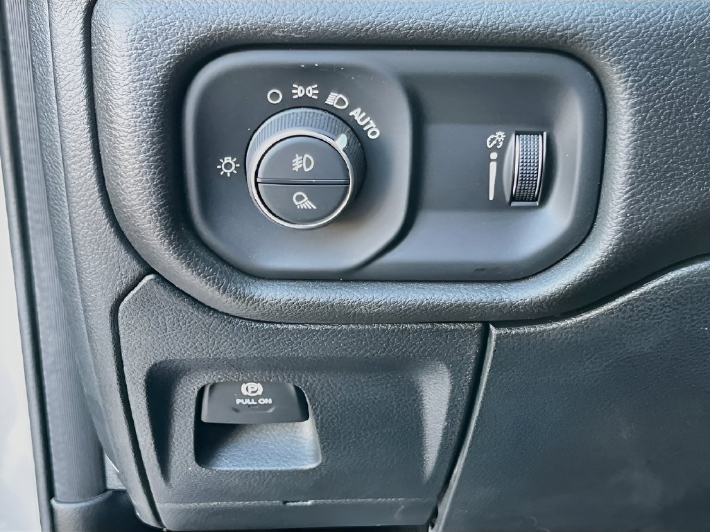 Used 2025 RAM 1500 Big Horn AWD/4WD image 10