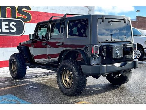 Used 2015 Jeep Wrangler Unlimited Sahara w/ Connectivity Group image 13