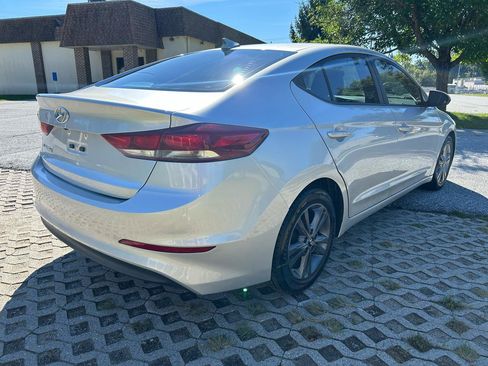 Used 2017 Hyundai Elantra SE FWD image 5