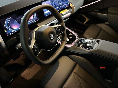 Used 2025 BMW X3 xDrive30i w/ Convenience Package image 4