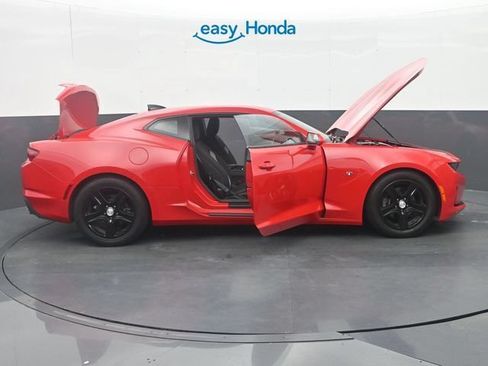 Used 2022 Chevrolet Camaro LT RWD image 8