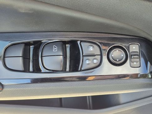 Used 2024 Nissan Altima 2.5 SR w/ SR Premium Package image 8