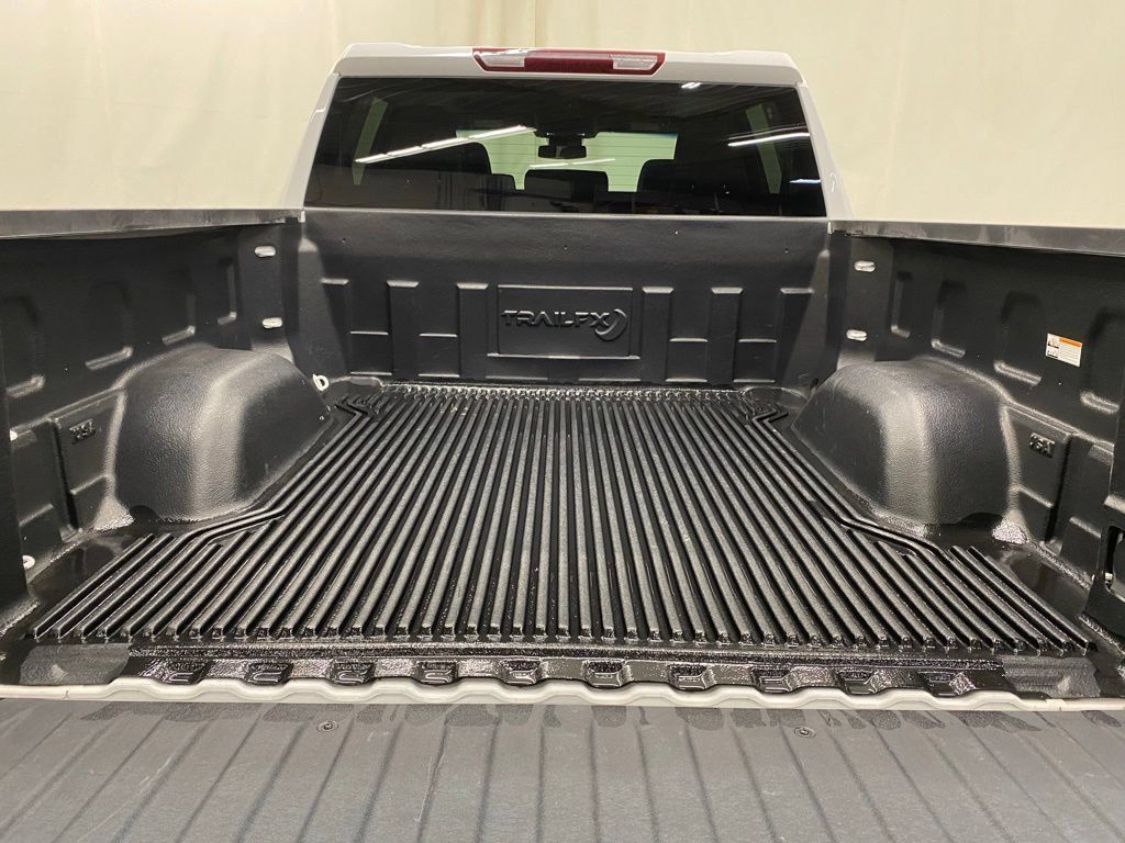Used 2025 GMC Sierra 1500 SLT AWD/4WD image 8