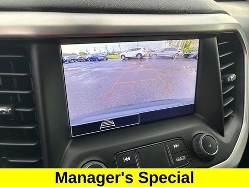 Used 2023 GMC Acadia SLE w/ Driver Convenience Package FWD image 22