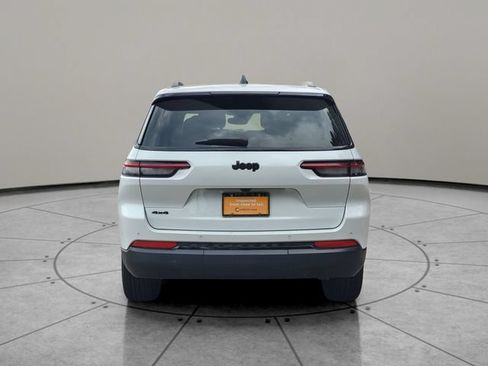 Certified 2024 Jeep Grand Cherokee L Laredo AWD/4WD image 11