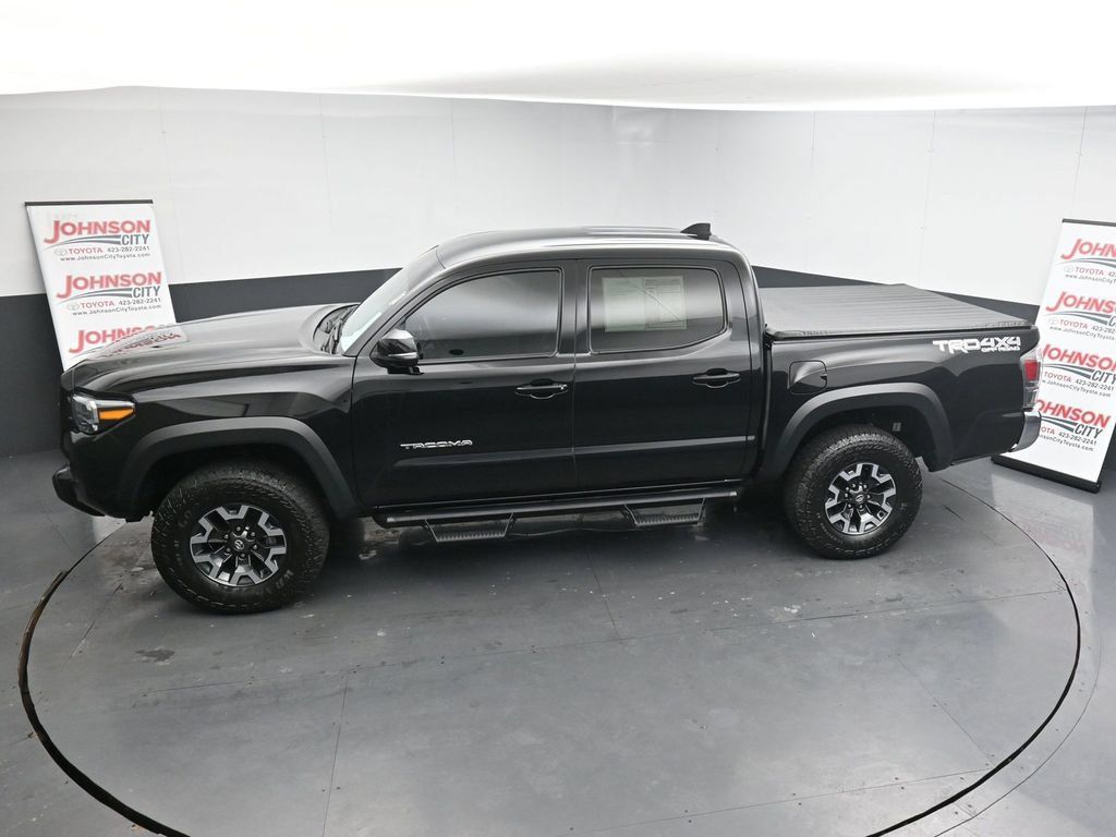 Used 2022 Toyota Tacoma TRD Off-Road AWD/4WD image 28