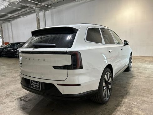 New 2026 Volvo EX90 Ultra AWD/4WD image 2