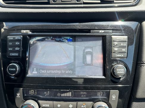 Used 2017 Nissan Rogue SL AWD/4WD image 30