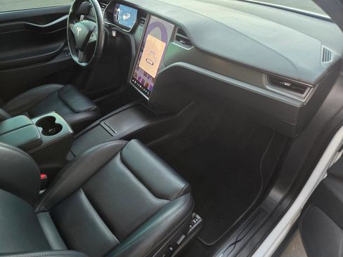 Used 2021 Tesla Model X Performance image 30