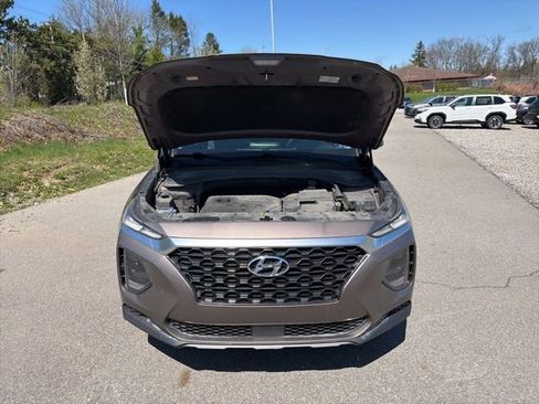 Used 2019 Hyundai Santa Fe SE image 3