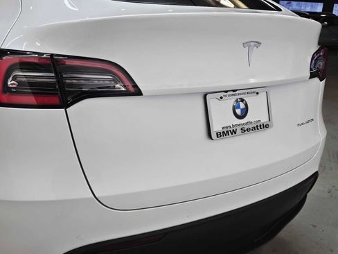 Used 2021 Tesla Model Y Long Range image 7