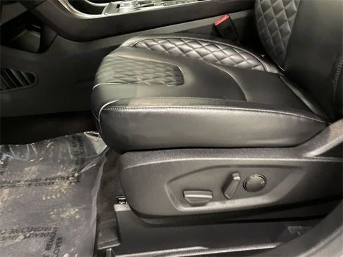 Used 2024 Ford Edge Titanium image 23