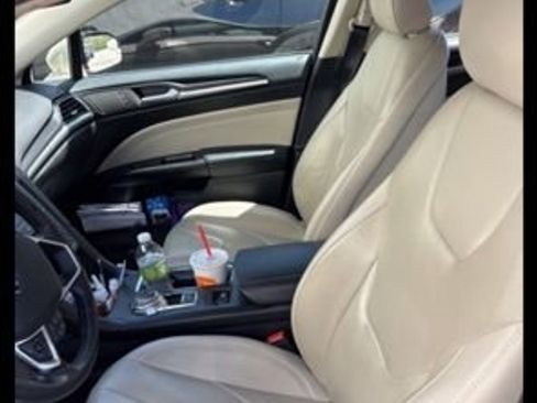 Used 2017 Ford Fusion Titanium FWD image 8