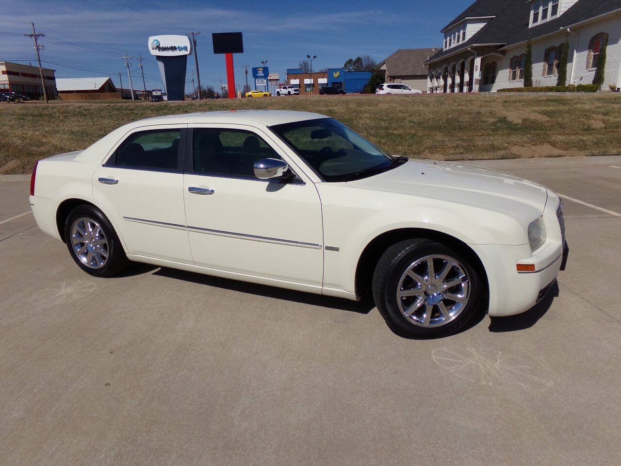 Used 2010 Chrysler 300 Touring RWD image 12