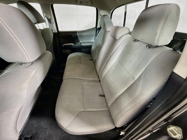 Used 2019 Toyota Tacoma SR5 AWD/4WD image 22