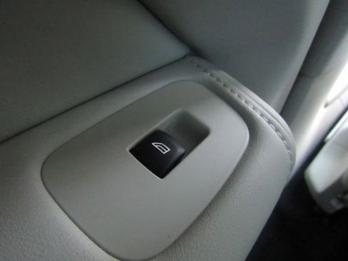 Used 2023 Volvo XC60 B5 Plus w/ Protection Package Premier image 31