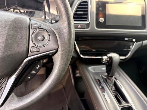 Used 2021 Honda HR-V EX image 11