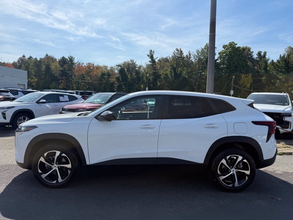 Used 2024 Chevrolet Trax RS w/ Driver Confidence Package FWD image 10