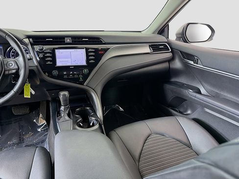 Used 2020 Toyota Camry SE image 23