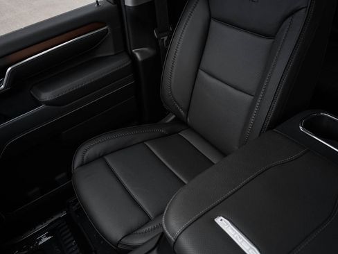 New 2026 GMC Sierra 3500 Denali w/ Denali Reserve Package image 24