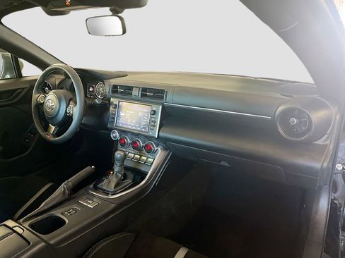 Used 2025 Toyota GR86 Premium w/ Performance Package RWD image 27