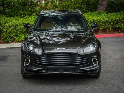 Used 2022 Aston Martin DBX AWD/4WD image 6