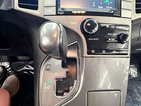 Used 2015 Toyota Venza Limited image 24
