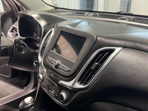 Used 2019 Chevrolet Equinox LT w/ Driver Convenience Package FWD image 22