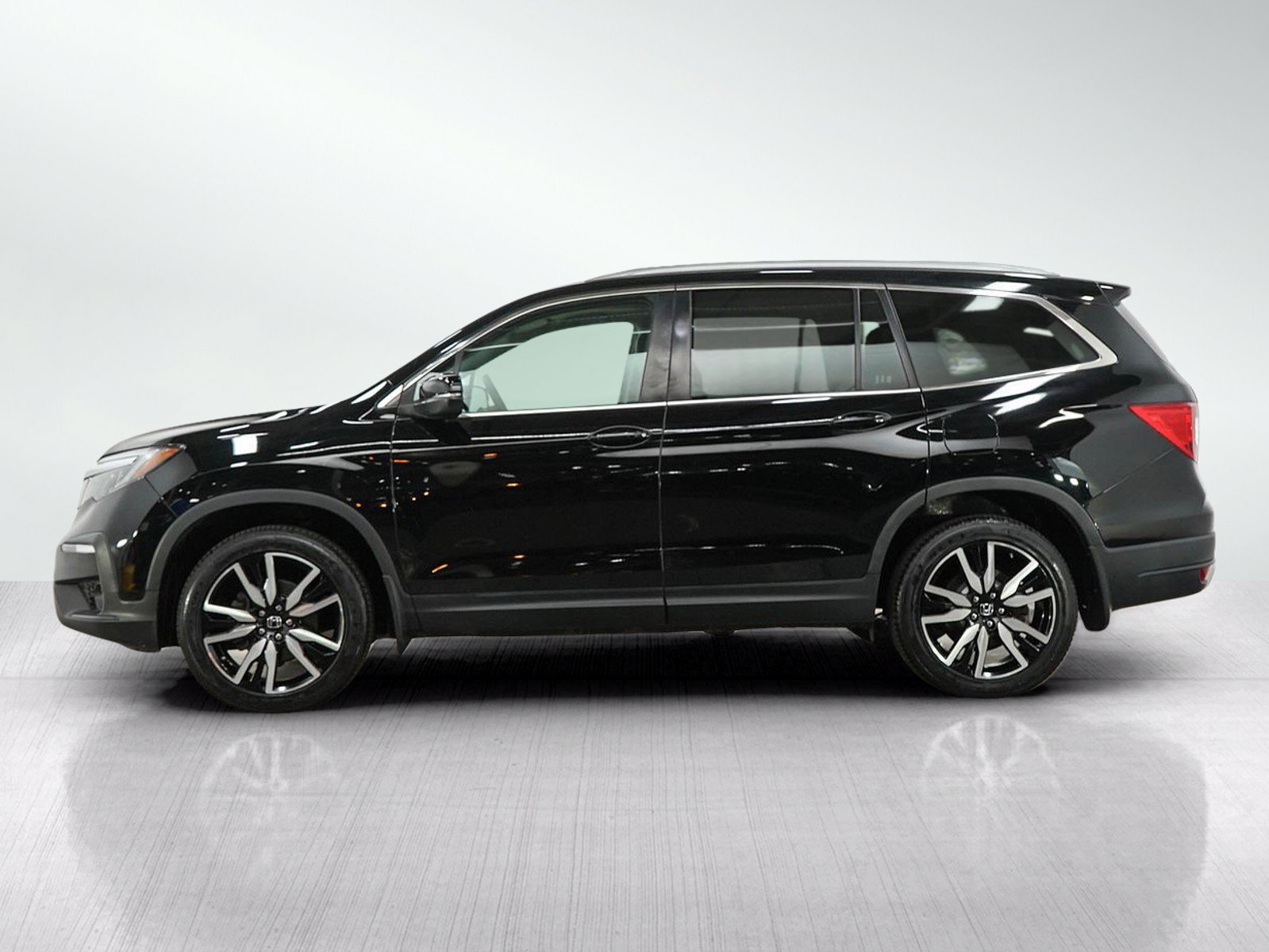 Used 2021 Honda Pilot Black Edition image 2