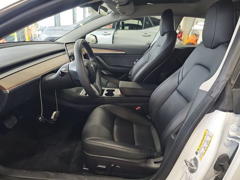 Used 2023 Tesla Model 3 Standard Range RWD image 2