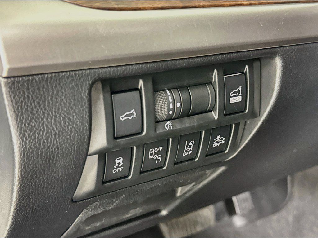 Used 2019 Subaru Outback 2.5i Limited AWD/4WD image 11