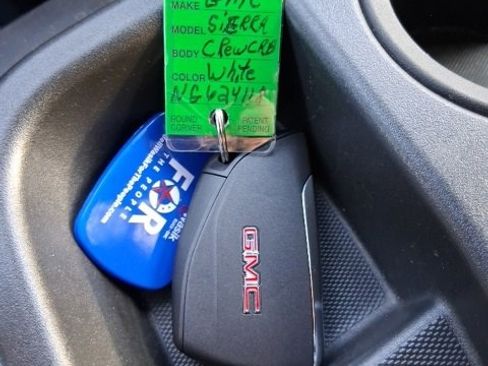 Used 2022 GMC Sierra 1500 SLE image 24