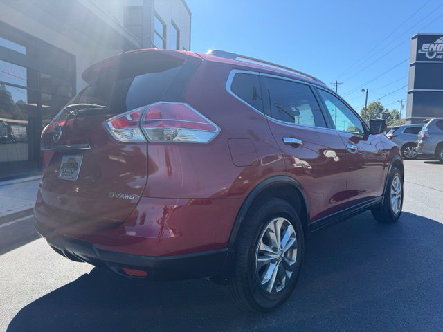 Used 2016 Nissan Rogue SV w/ SV Moonroof Package AWD/4WD image 14