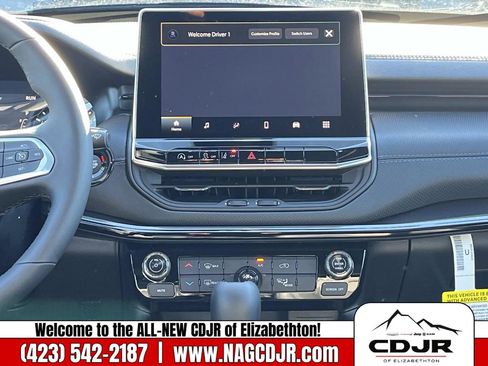 New 2026 Jeep Compass Latitude image 15