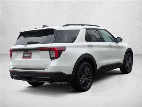 New 2026 Ford Explorer ST-Line w/ ST-Line Street Pack AWD/4WD image 2